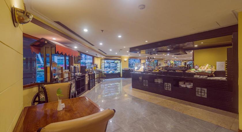 Surabaya Suites Hotel Powered by Archipelago - image 16
