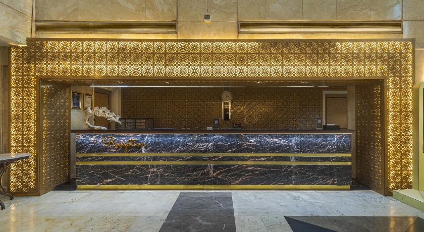 Surabaya Suites Hotel Powered by Archipelago - image 8