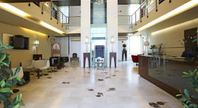 Hotel Aditya Inn - image 2