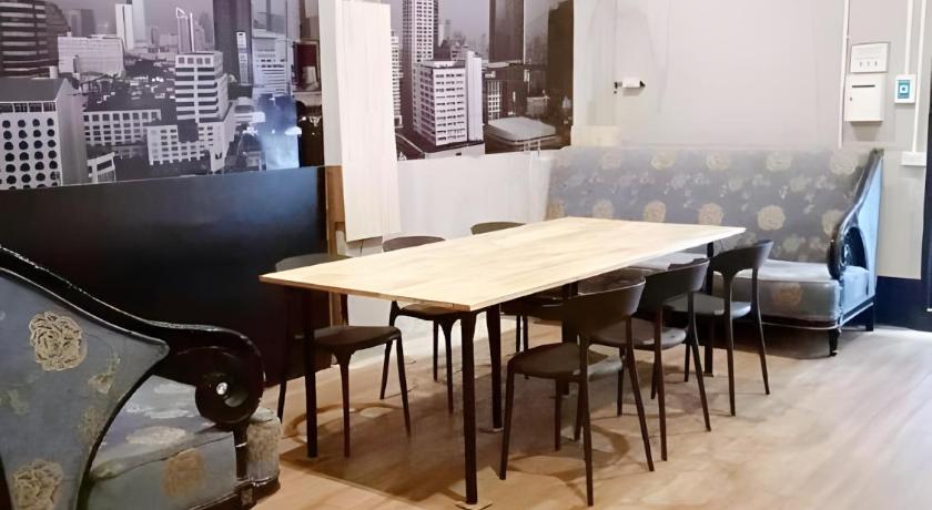 GO INN Silom BTS Surasak - main image