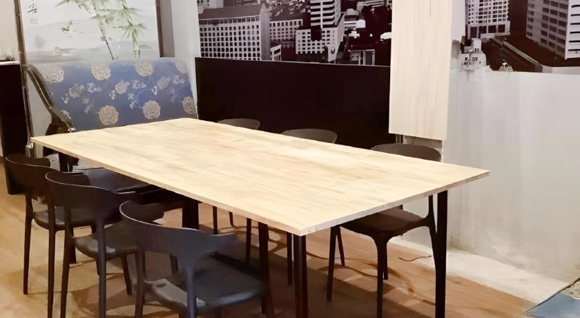 GO INN Silom BTS Surasak - image 2