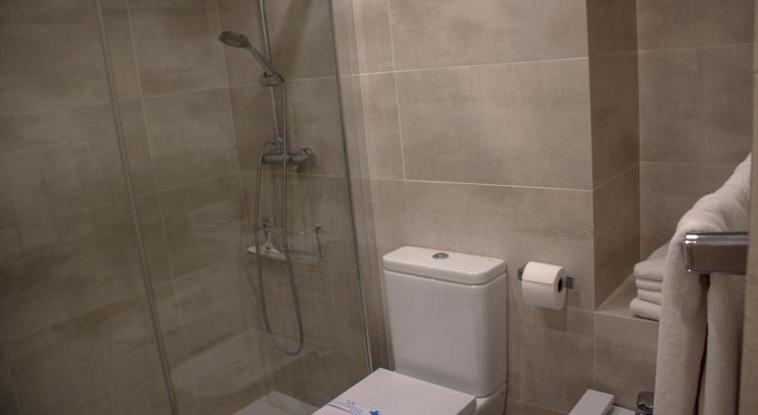 Image of Two-Bedroom Apartment Silver 6
