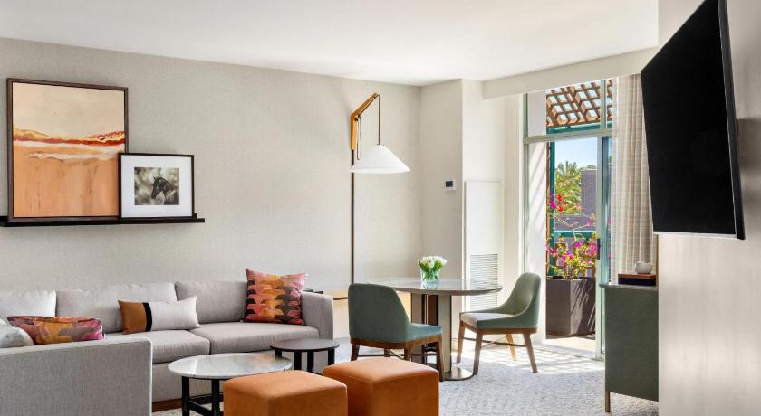 Image of Palm Suite 5