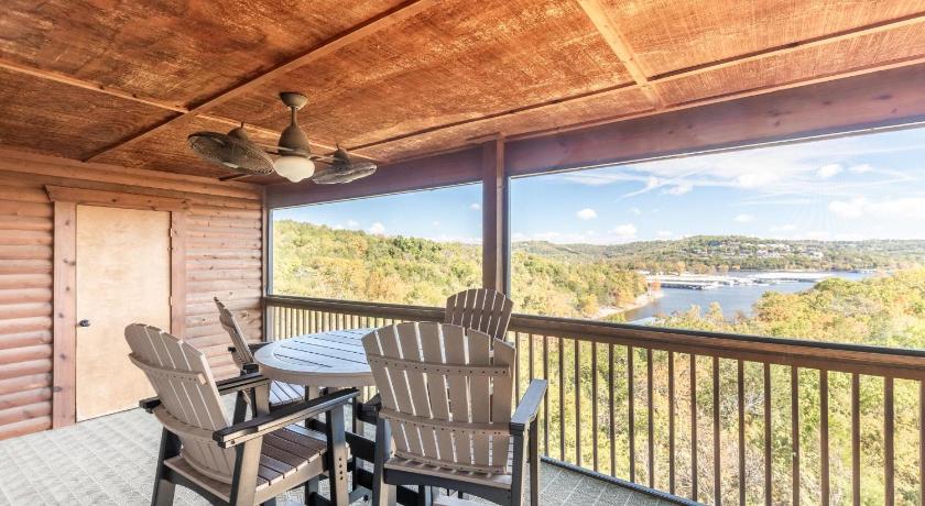 Branson 2BR Loft Village At Indian Point 1512 near SDC - Free Tickets Daily up to $500 4-Star Accommodation room