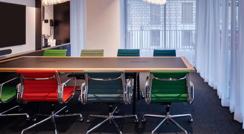 Rome citizenM Rome Isola Tiberina Hotel pool