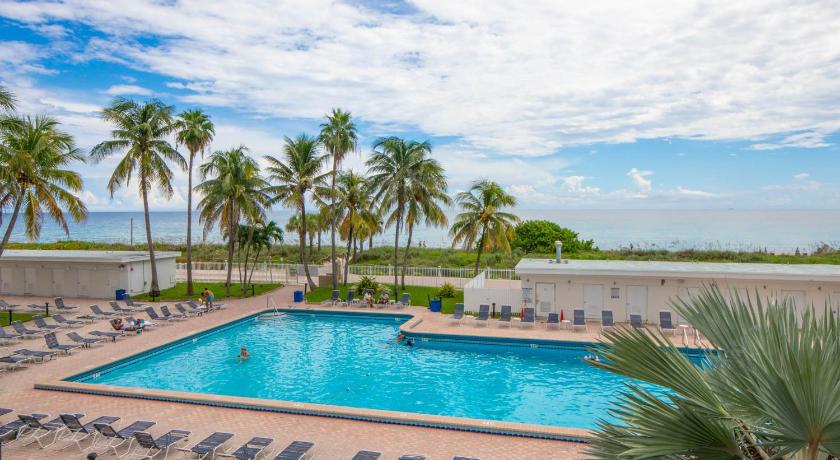 Miami Beach Casablanca Residences Miami Beach 3-Star Accommodation pool