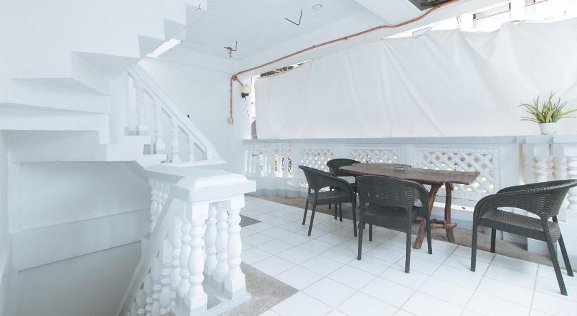 ボラカイ RedDoorz @ LFamili Hotel Boracay 1つ星 ホテル 外観