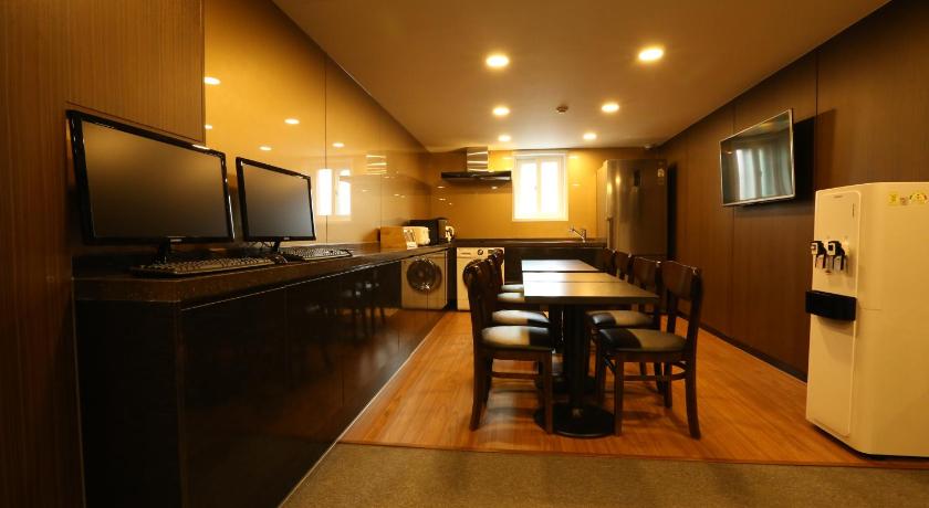 Seoul TRIPSTAY Myeongdong 2-Star Hotel view