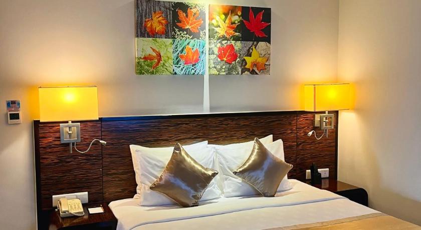 Image of Grand Two Bedroom Suite City with Balcony 3