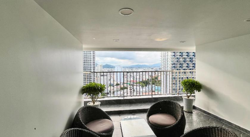 Image of Grand Two Bedroom Suite City with Balcony 6