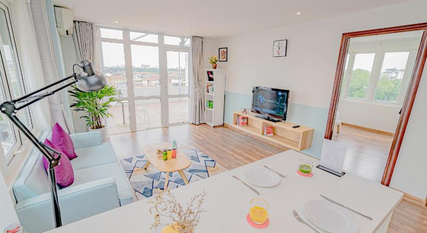 Image of Apartment with Balcony 4