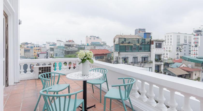 Image of Apartment with Balcony 10