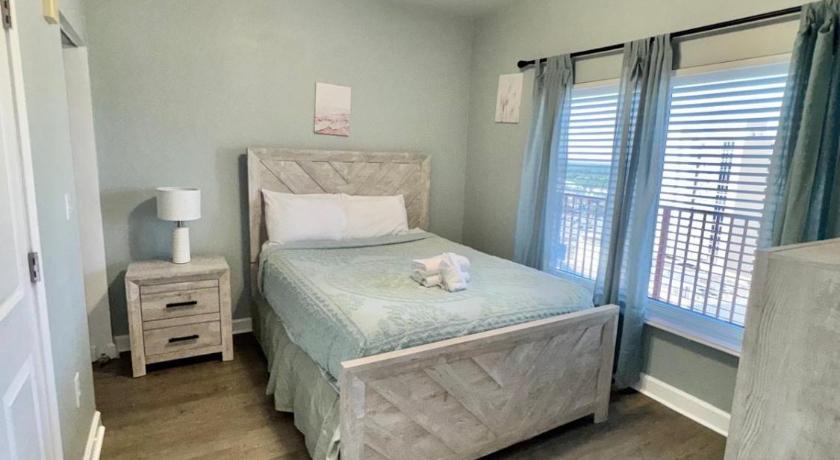 Image of Two-Bedroom Apartment with Gulf View 7