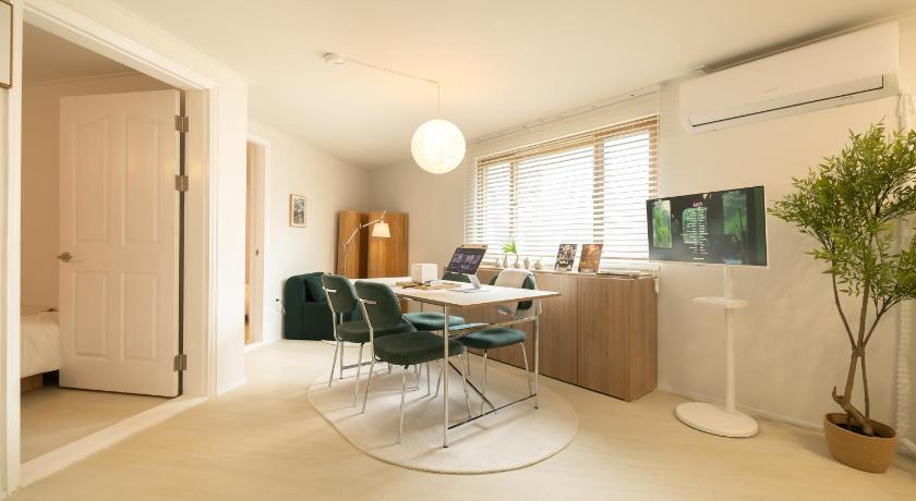 Seoul 6 min from Daeheung Station 3-Star Accommodation pool