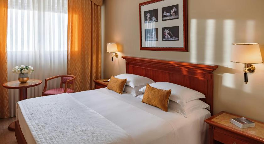 Image of Classic Double Bed 0
