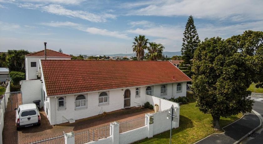 Milnerton Oak Lodge - image 8