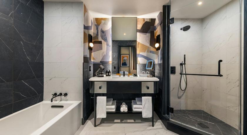Image of Urban King Suite 2