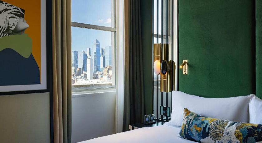 Image of Urban King Suite 7
