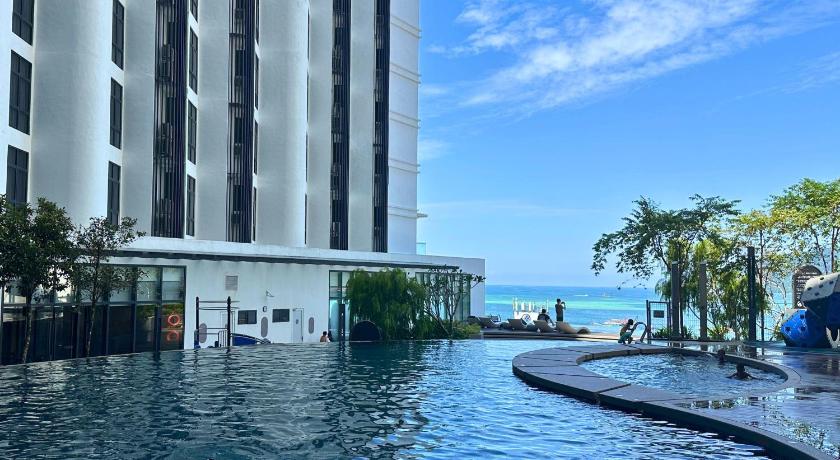 Kota Kinabalu GrandVue Suites at The Shore Kota Kinabalu 4-Star Guesthouse lobby