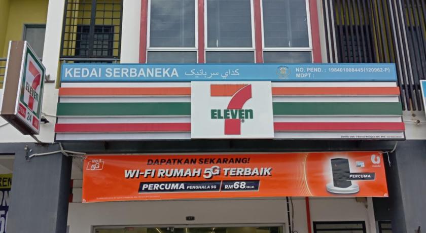 近打 Radif Homestay Seri Iskandar  3星级 民宿 泳池