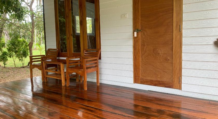 Image of Queen Room with Garden View 1