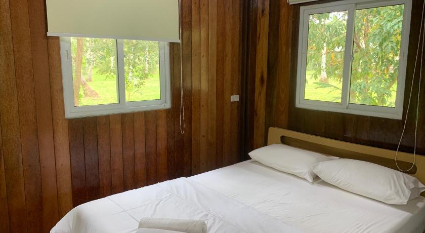 Image of Queen Room with Garden View 3