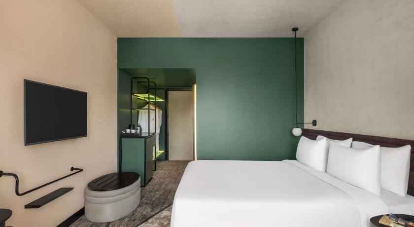 Image of Superior Room With 2 Single Beds 5