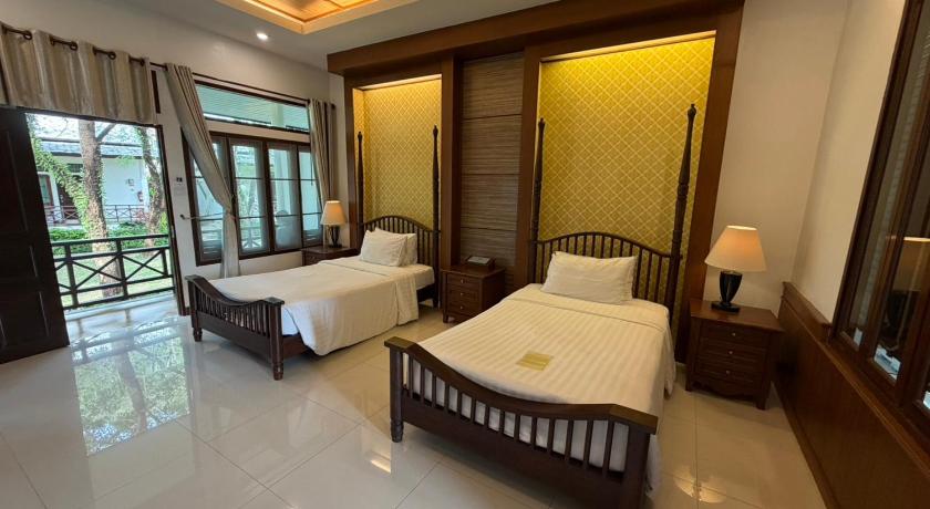Image of Deluxe Double or Twin Room with Balcony 11