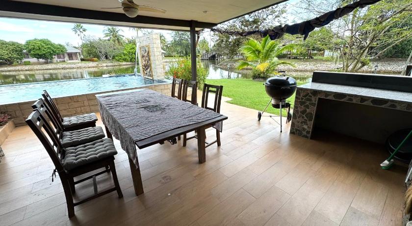 Image of Three-Bedroom House 15