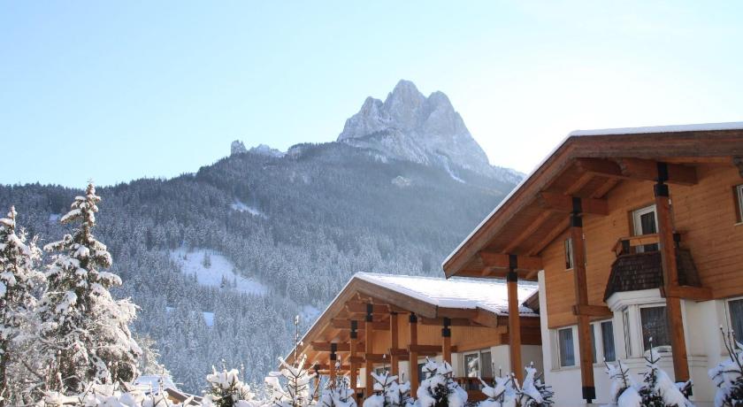 Pozza di Fassa Hotel Trento 3-Star Hotel exterior