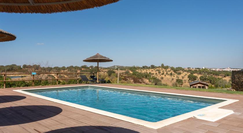 アルモドヴァル Monte Clerigo Casas de Campo 4つ星 ホテル 外観