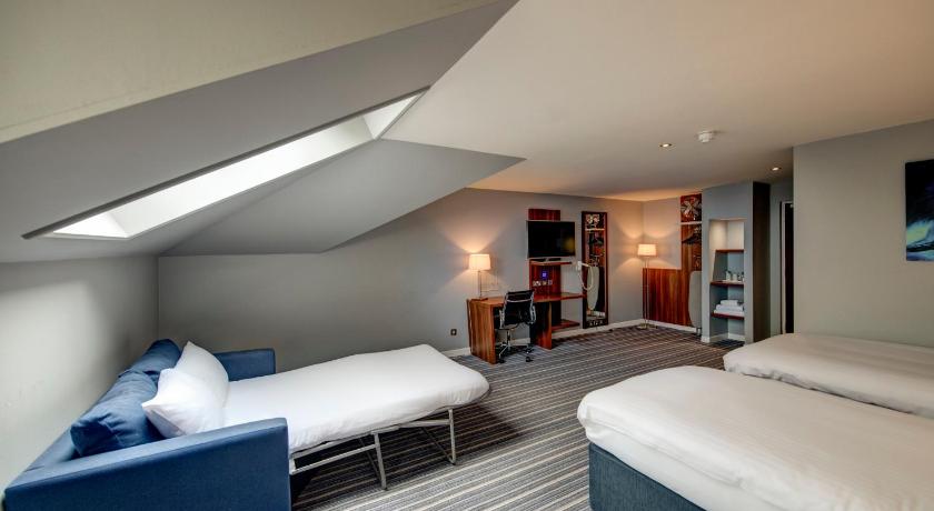 Image of 2 Single Accessible Sofa Bed with Free Hot Breakfast 5