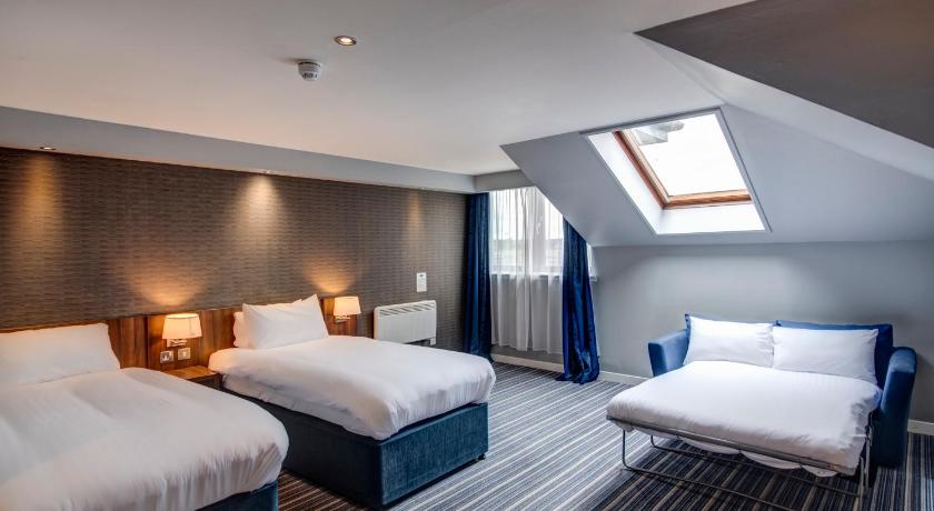 Image of 2 Single Accessible Sofa Bed with Free Hot Breakfast 1