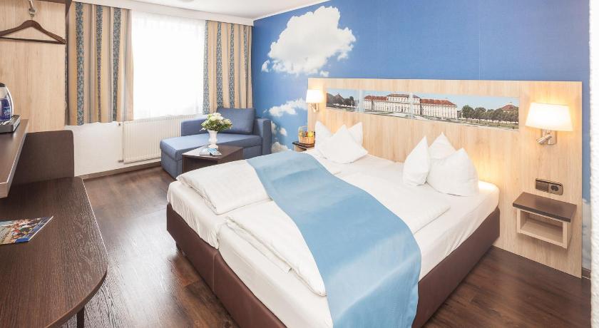 Hotel Blauer Karpfen — Hotel in Munich