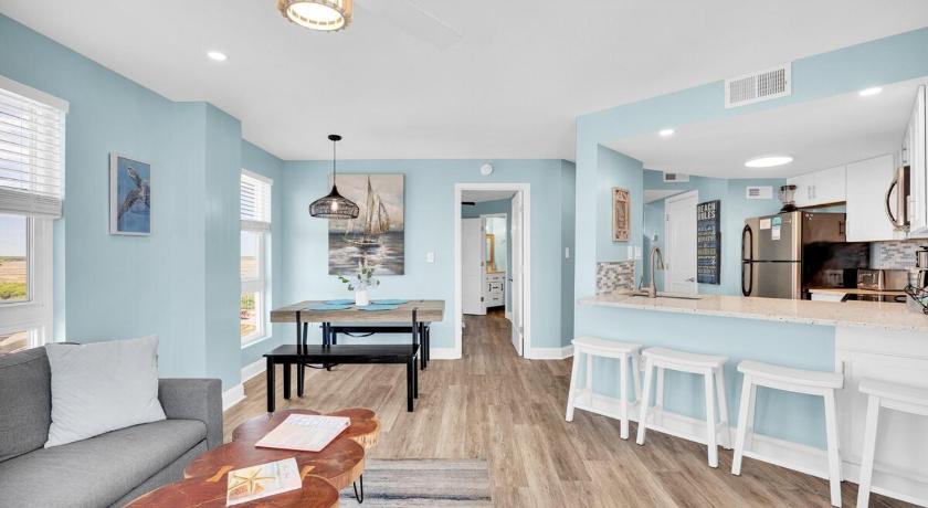 ノーストップセイルビーチ (NC) Private St Regis Beachfront Getaway with Amenities 4つ星 宿泊施設 スイート