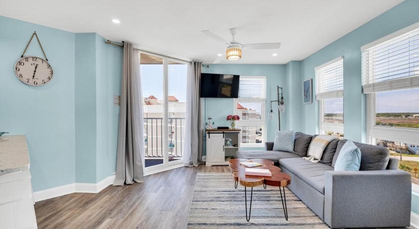ノーストップセイルビーチ (NC) Private St Regis Beachfront Getaway with Amenities 4つ星 宿泊施設 プール