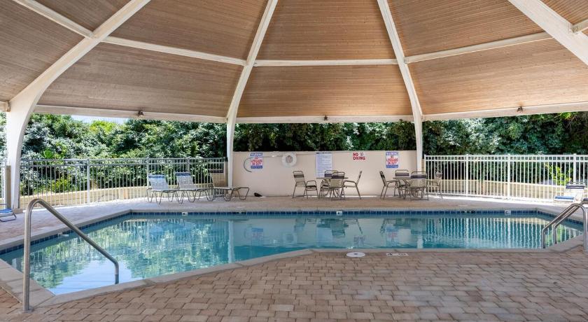 ノーストップセイルビーチ (NC) Private St Regis Beachfront Getaway with Amenities 4つ星 宿泊施設 客室