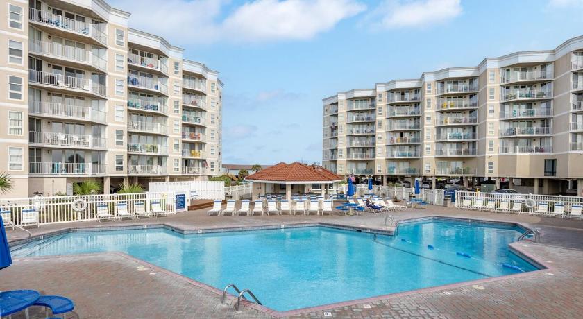 ノーストップセイルビーチ (NC) Private St Regis Beachfront Getaway with Amenities 4つ星 宿泊施設 外観
