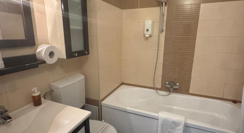 Image of Standard Double or Twin Room 6