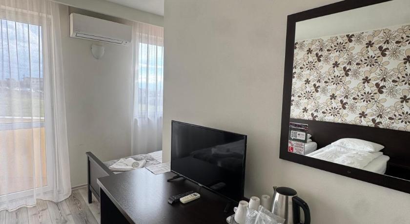 Image of Triple Room 5