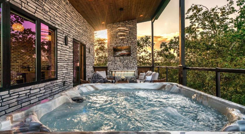 세비어빌 (TN) The Falls at Reedmont Indoor Waterfall Grotto Pool and More 4성급 숙소 로비