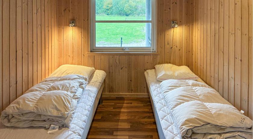 Image of Five-Bedroom Holiday Home 15
