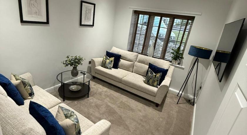 Warmsworth Mews