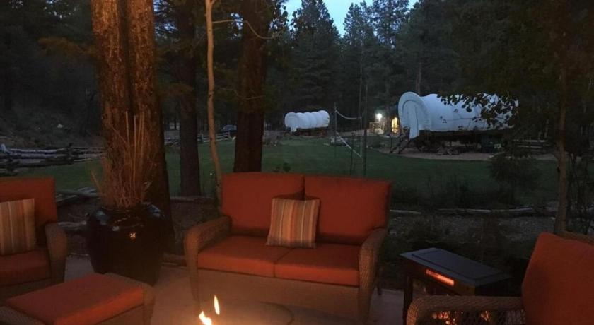 얼턴 (UT) Family-Friendly Wagon Perfect for a Unique Glamping Experience in Utah 3성급 숙소 로비