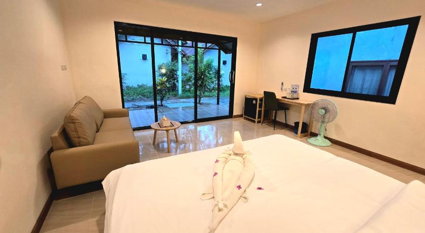 Image of Deluxe Bungalow Garden View 0