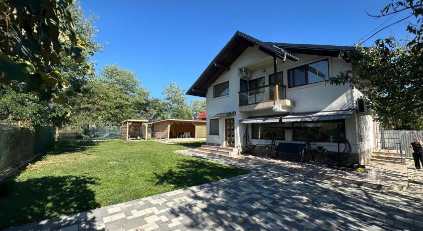 Chris Mountain Retreat