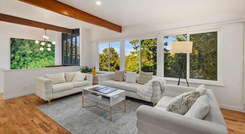 西雅圖 Moder charmer 4 BR 3 BA 12 Miles to Seattle, 3 miles to Airport near the mall 3星级 住宿 大堂