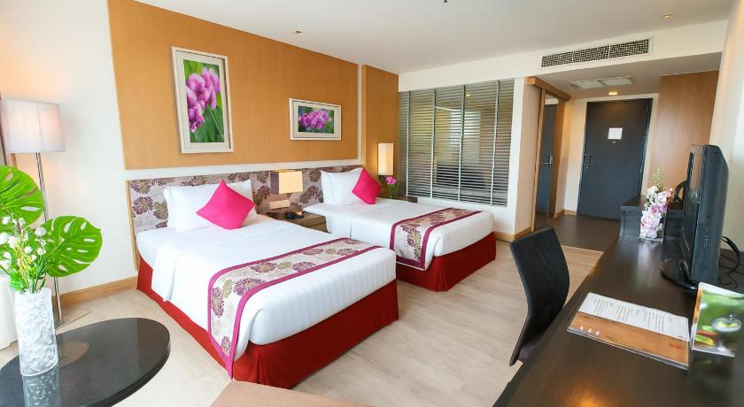 Image of Deluxe Twin Room with Balcony 8