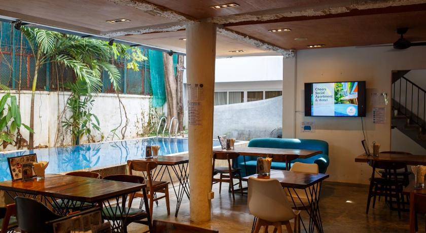 Cheers Social Apartment & Hotel - image 9
