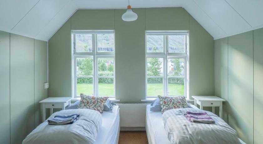 Image of Double or Twin Room with Shared Bathroom 1